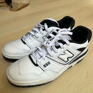 New Balance 550 Men's Size 8 White and Black Sneakers